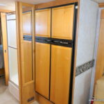 2005 DISCOVERY 39S Bus, By Fleetwood RV, 3-Slide-Outs, 330HP-Thumbnail