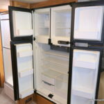 2005 DISCOVERY 39S Bus, By Fleetwood RV, 3-Slide-Outs, 330HP-Thumbnail
