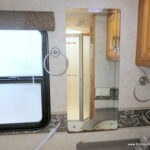 2005 DISCOVERY 39S Bus, By Fleetwood RV, 3-Slide-Outs, 330HP-Thumbnail