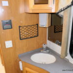 2005 DISCOVERY 39S Bus, By Fleetwood RV, 3-Slide-Outs, 330HP-Thumbnail