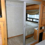 2005 DISCOVERY 39S Bus, By Fleetwood RV, 3-Slide-Outs, 330HP-Thumbnail