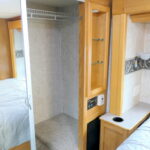 2005 DISCOVERY 39S Bus, By Fleetwood RV, 3-Slide-Outs, 330HP-Thumbnail