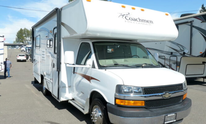 2013 Coachmen FREELANDER 21QB Class-C, Only 23′ Long, Cab-Bed-Image