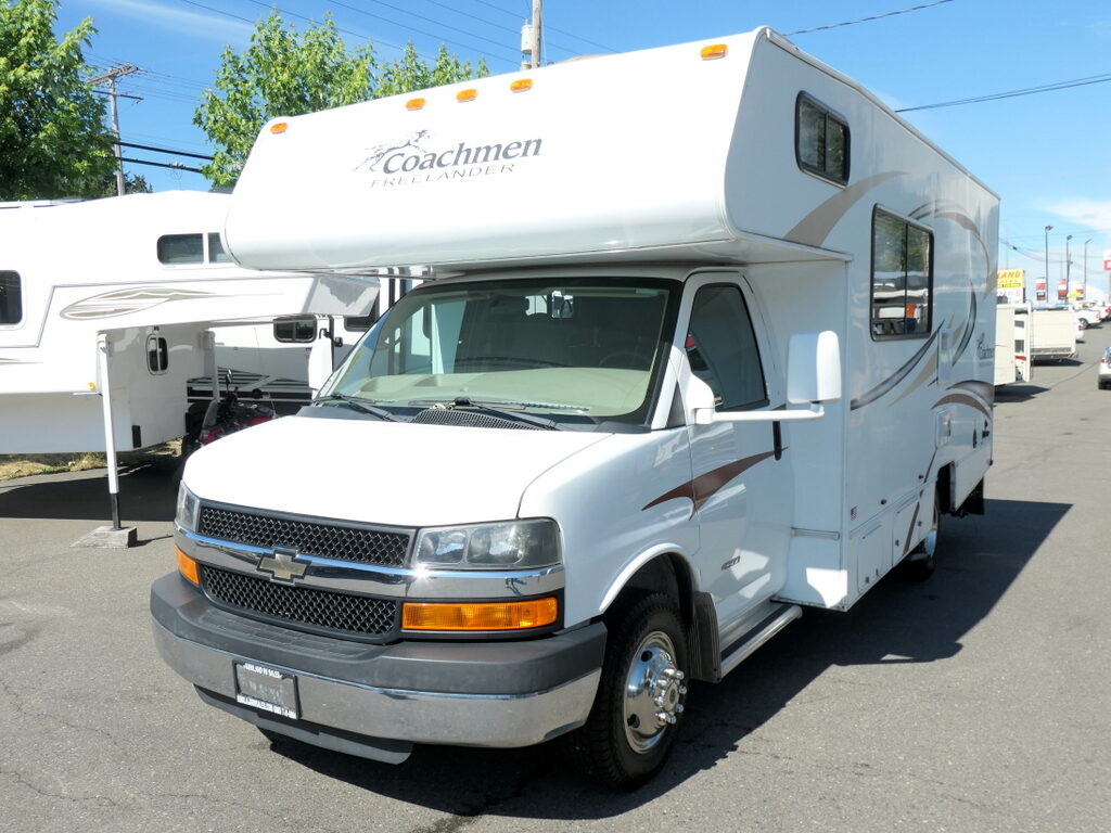 2013 Coachmen FREELANDER 21QB Class-C, Only 23′ Long, Cab-Bed-Image