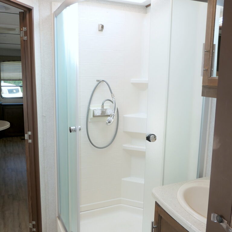 2018 COUGAR HALF-TON 27RESWE Travel Trailer, by Keystone RV, Slide-Out, Auto Jacks-Image