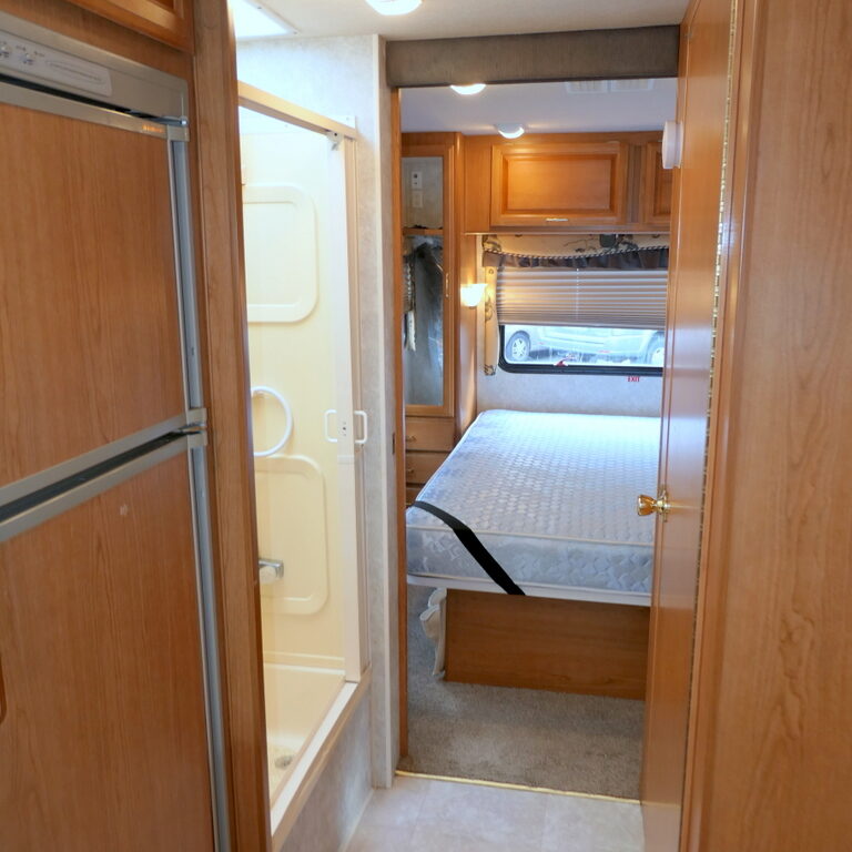 2002 Fleetwood STORM 30H Class-A, Workhorse, 5.5K Generator!-Image