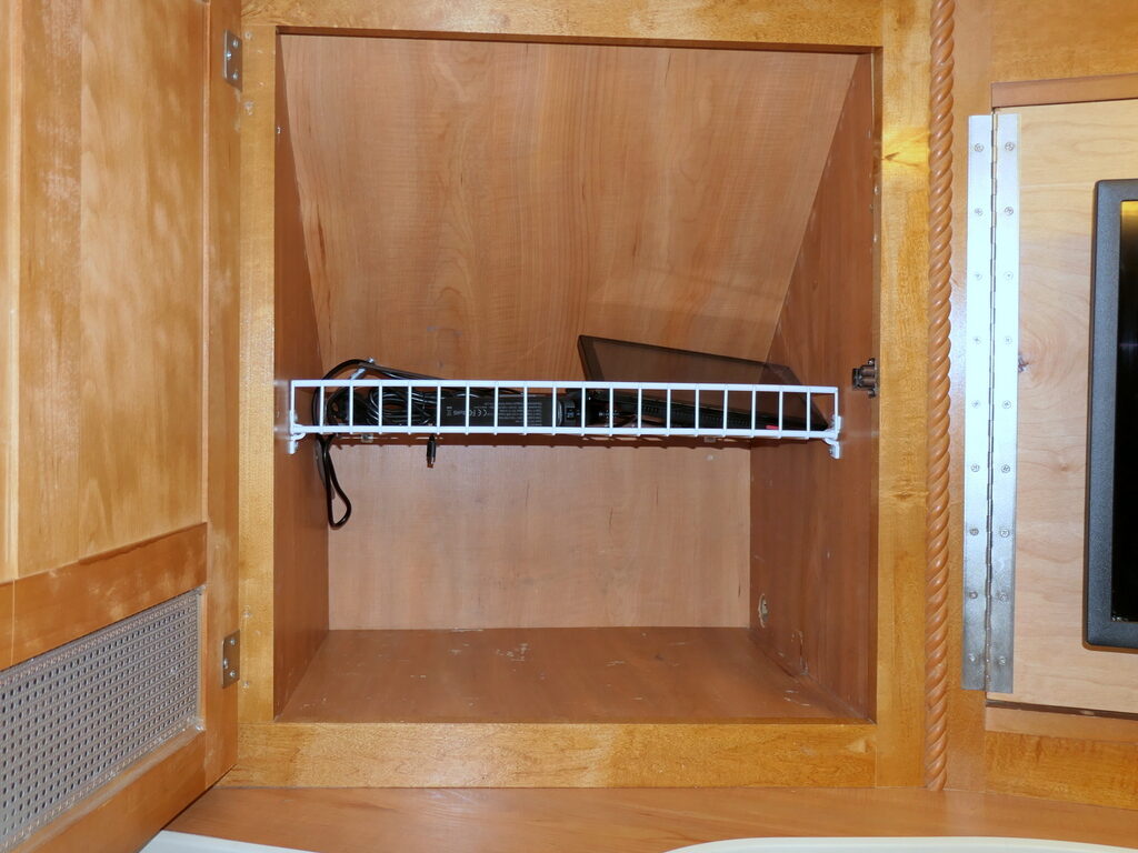 2007 BT CRUISER XL 5291 Class-B+ by Gulf Stream, Full Paint, 3-Slide-Outs-Image