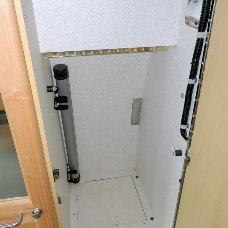 2008 Roadtrek 190 Versatile Class-B, Chevrolet, Bathroom and Shower-Image