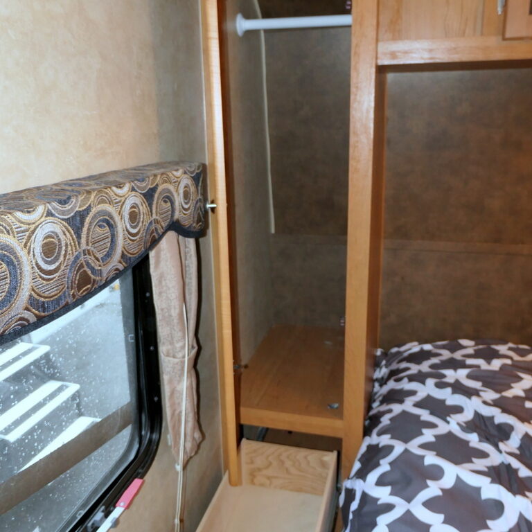 2012 Holiday Rambler TRAVELER 26BHS Travel Trailer, Slide-Out, Bunks-Image