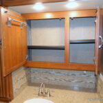 2015 DISCOVERY 37R Bus by Fleetwood, Cummins 380HP, 4-Slide-Outs, Fully Deleted-Thumbnail