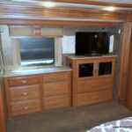 2015 DISCOVERY 37R Bus by Fleetwood, Cummins 380HP, 4-Slide-Outs, Fully Deleted-Thumbnail