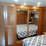 2015 DISCOVERY 37R Bus by Fleetwood, Cummins 380HP, 4-Slide-Outs, Fully Deleted-Thumbnail