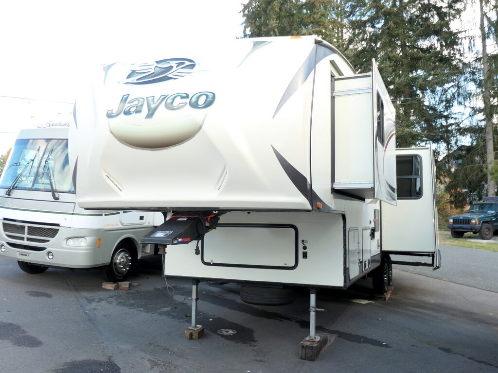 2016 Jayco EAGLE 28.5RSTS 5th Wheel, 3-Slides, Climate Shield Protection-Image