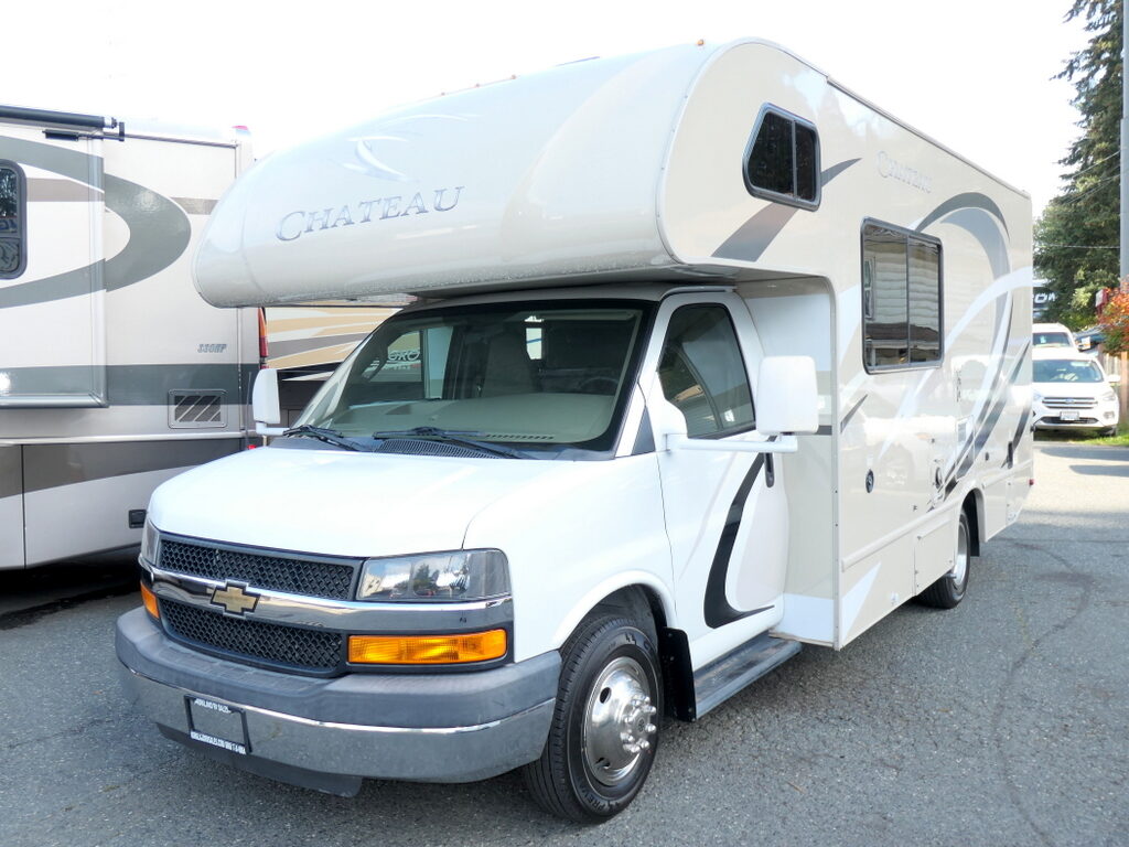 2017 CHATEAU 22E Class-C, By Thor Motor Coach, Sleeps-6, Chevy V-8-Image