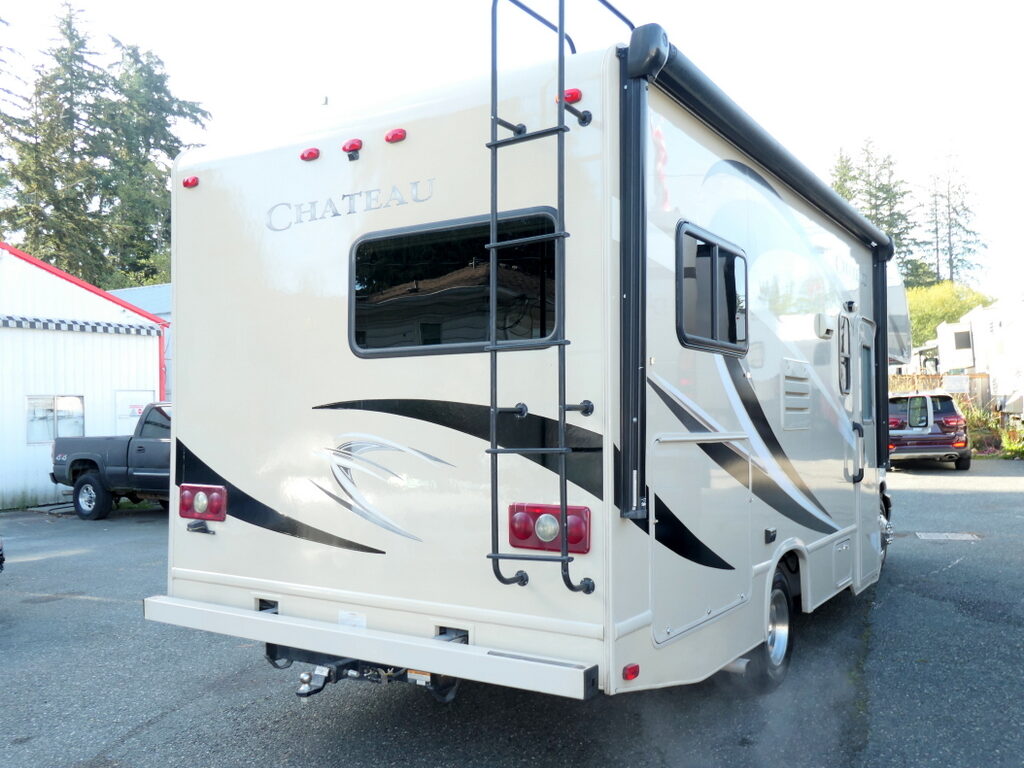 2017 CHATEAU 22E Class-C, By Thor Motor Coach, Sleeps-6, Chevy V-8-Image
