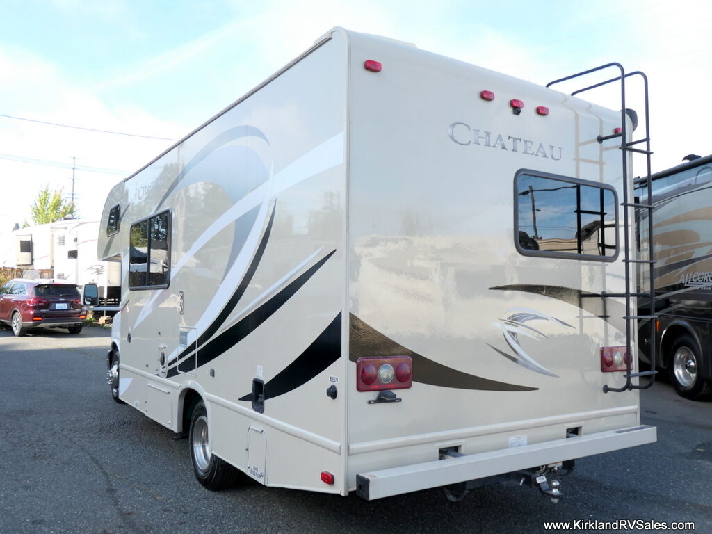 2017 CHATEAU 22E Class-C, By Thor Motor Coach, Sleeps-6, Chevy V-8-Image