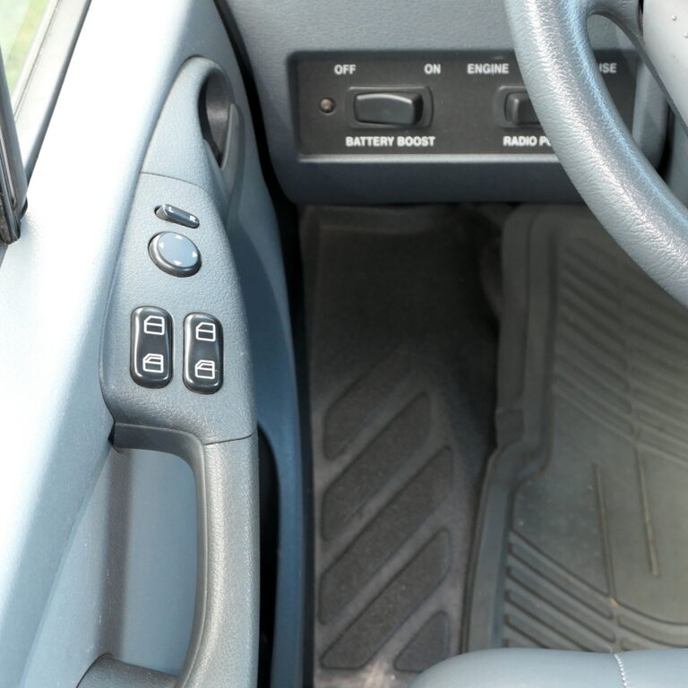 2006 Winnebago VIEW 23J Class-C, Mercedes Sprinter Diesel, Slide-Out-Image