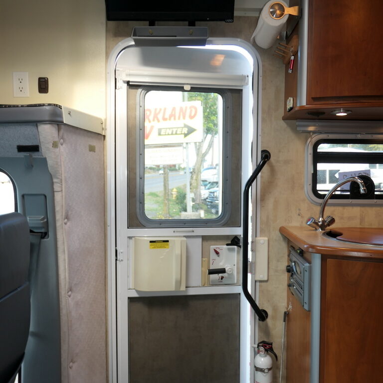2006 Winnebago VIEW 23J Class-C, Mercedes Sprinter Diesel, Slide-Out-Image