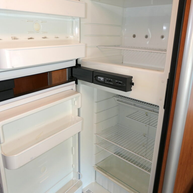2006 Winnebago VIEW 23J Class-C, Mercedes Sprinter Diesel, Slide-Out-Image