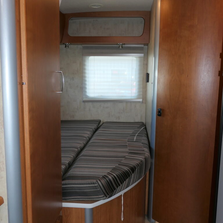 2006 Winnebago VIEW 23J Class-C, Mercedes Sprinter Diesel, Slide-Out-Image