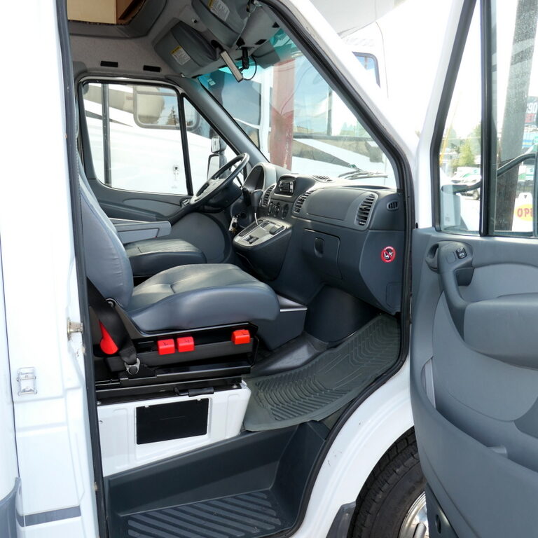 2006 Winnebago VIEW 23J Class-C, Mercedes Sprinter Diesel, Slide-Out-Image