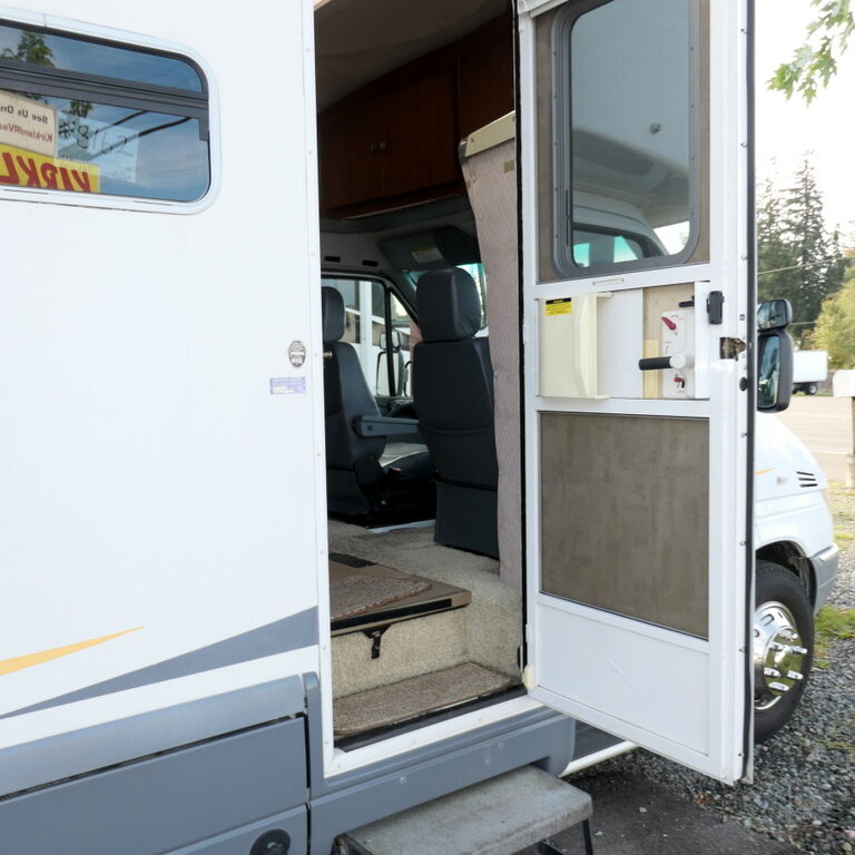 2006 Winnebago VIEW 23J Class-C, Mercedes Sprinter Diesel, Slide-Out-Image