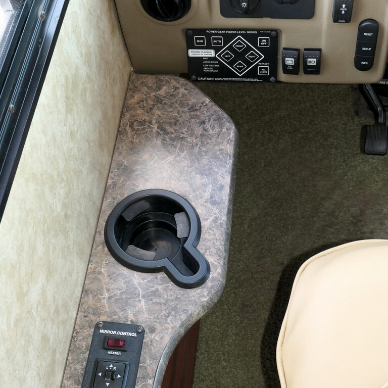 2013 Fleetwood TERRA SE 33S Class-A, Low Miles! 2 Slide-Outs-Image