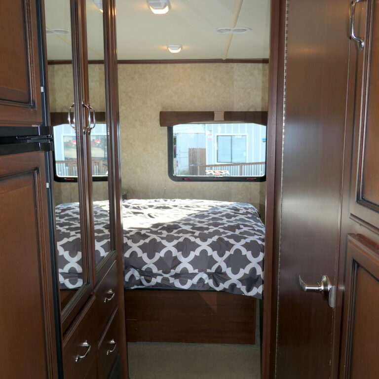2013 Fleetwood TERRA SE 33S Class-A, Low Miles! 2 Slide-Outs-Image