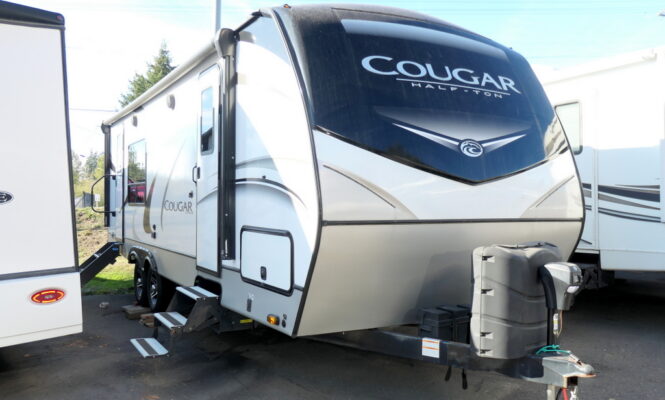 2021 Keystone COUGAR Half-Ton 24SABWE Travel Trailer, Slide-Out, Inverter, Very Clean!-Image