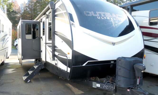 2022 Keystone OUTBACK 260UML Travel Trailer, Slide-Out, Arctic Barrier, Inverter-Image